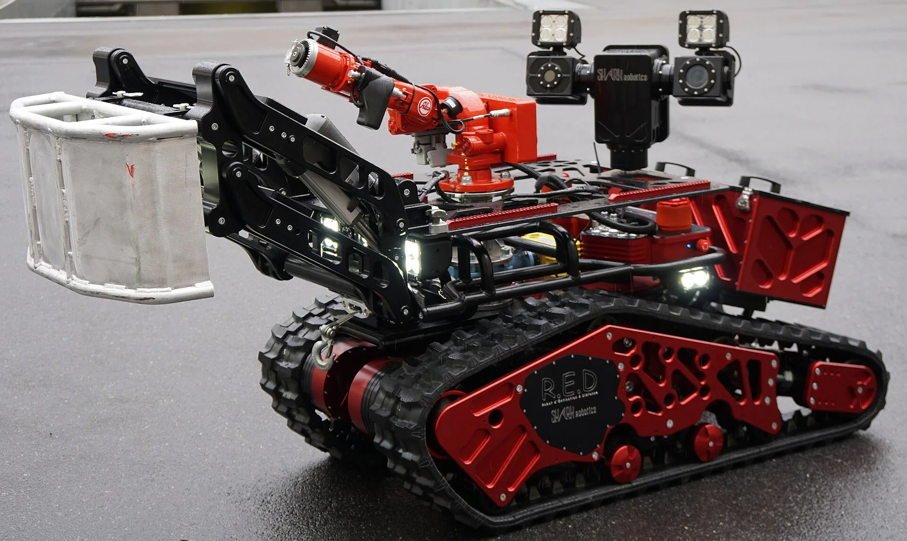 Tracked firefighting robot reference